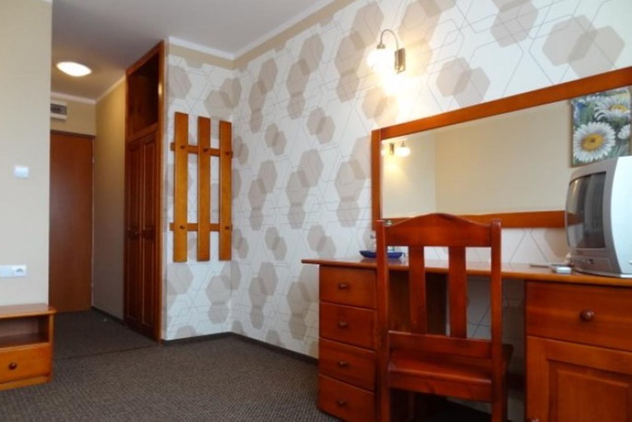 Hotel Restauracja Cukropol Гостынь Номер фото